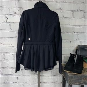 Lululemon ruffle jacket womens